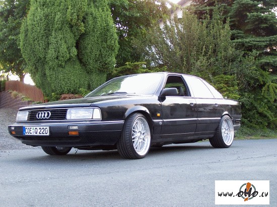 Audi 200 foto attēls