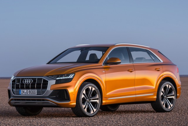 Audi Q8 foto attēls