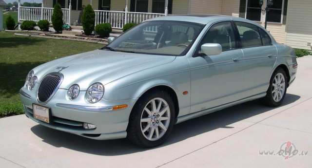 Jaguar S-Type foto attēls