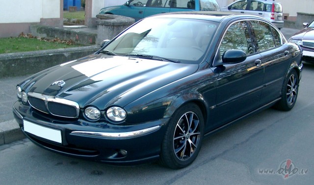 Jaguar X-Type foto attēls