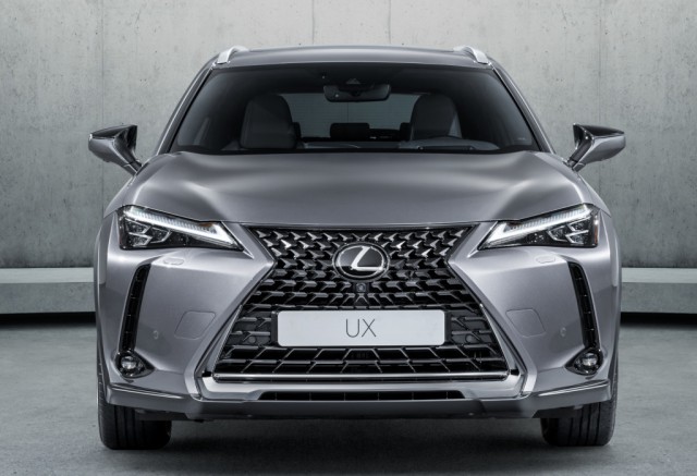 Lexus UX foto attēls