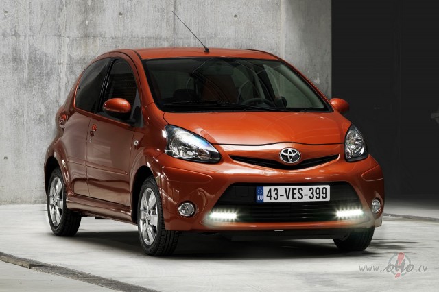 Toyota Aygo foto attēls