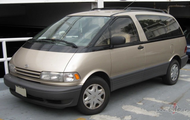 Toyota Previa foto attēls